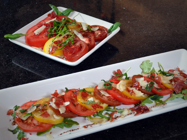 Carpaccio de tomates multicolores